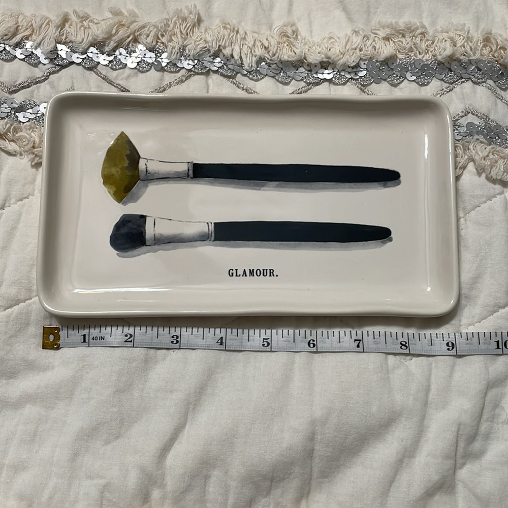 Rae Dunn Glamour ceramic set - Picture 2 of 8